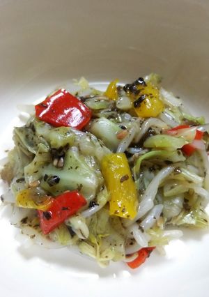 簡単！レンジde野菜の梅しそふりかけ和え-レシピのメイン写真