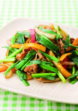 にらとカラーピーマンの肉野菜炒め-レシピのメイン写真