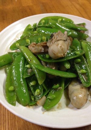 牡蠣とスナップえんどうの塩麹炒め-レシピのメイン写真