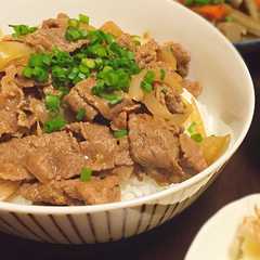 รูปของ 簡単！うまうま！白味噌牛丼☆牛皿にも