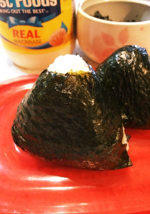 美味さ100倍♡昆布マヨおにぎり-レシピのメイン写真