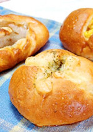 朝にぴったり！三種のお惣菜パン-レシピのメイン写真