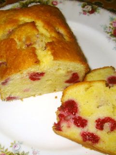 色も綺麗なラズベリーのバターケーキ-レシピのメイン写真