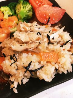 炊飯器で簡単♪塩サバの炊き込みごはん-レシピのメイン写真