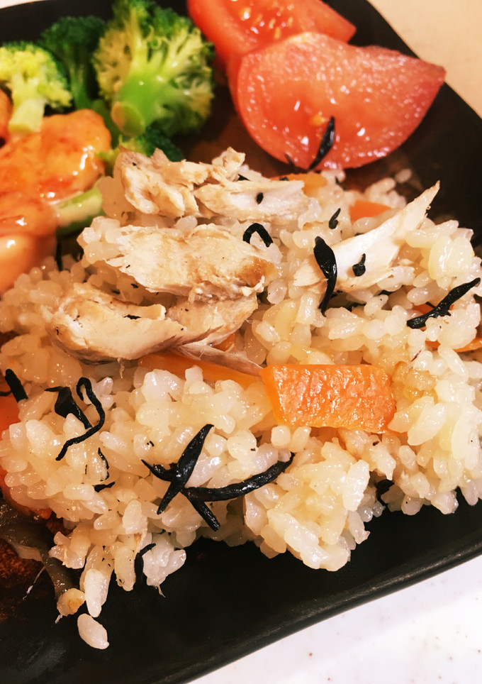 炊飯器で簡単♪塩サバの炊き込みごはん-レシピのメイン写真