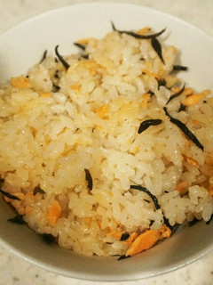 鮭とひじきご飯-レシピのメイン写真