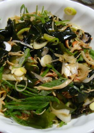 簡単☆わかめとカニカマとねぎの酢の物-レシピのメイン写真