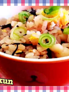 鶏皮とひじきde炊き込みご飯♡シッカリ味-レシピのメイン写真