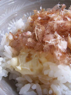 簡単混ぜるだけ♪ おかかマーガリンご飯-レシピのメイン写真