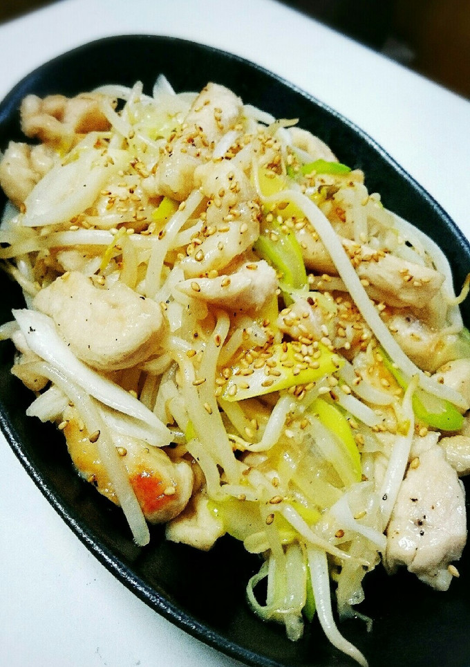 節約簡単☆鶏胸肉ともやしのネギ塩炒め-レシピのメイン写真
