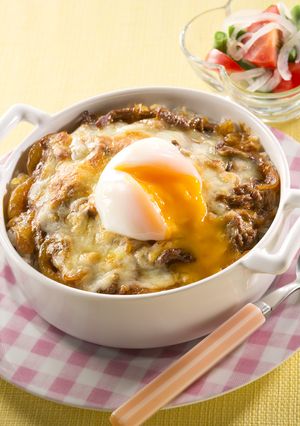 ハヤシをリメイク 温泉卵のせドリア-レシピのメイン写真