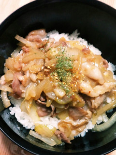 腹持ち重視! カンタン豚丼-レシピのメイン写真