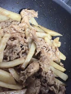 ジャガイモと豚肉のソース炒め-レシピのメイン写真