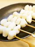 おやつランチに♪電子レンジで米粉の串団子