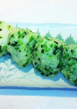しその実おにぎり-レシピのメイン写真