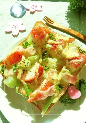 ベーコン×セロリ×苺のサラダトースト-レシピのメイン写真