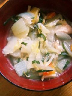 風邪の季節に、栄養満点ニンニクスープ-レシピのメイン写真