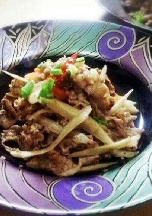 牛肉とごぼうのバルサミコ酢炒め-レシピのメイン写真