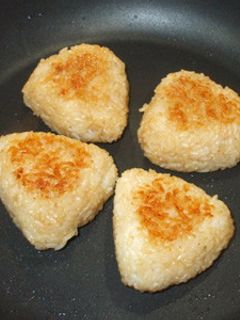 焼きおにぎり♪味噌・醤油・砂糖・残りご飯-レシピのメイン写真