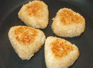 焼きおにぎり♪味噌・醤油・砂糖・残りご飯-レシピのメイン写真