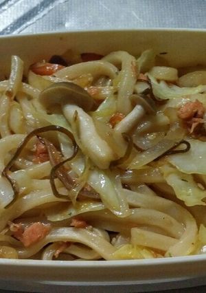 鮭フレークのバター醤油うどん-レシピのメイン写真