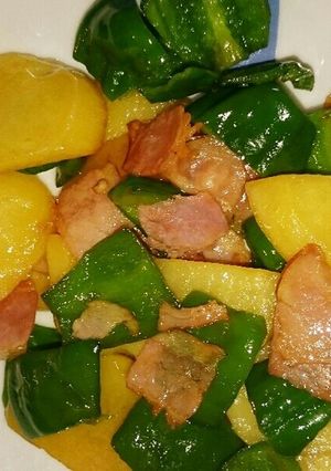 じゃがいもとピーマンとベーコンの醤油炒め-レシピのメイン写真