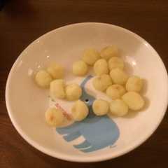 รูปของ モチモチじゃがいもボール離乳食つかみ食べ