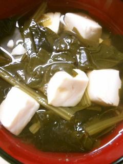 簡単*ほうれん草と豆腐 ワカメのお吸い物-レシピのメイン写真