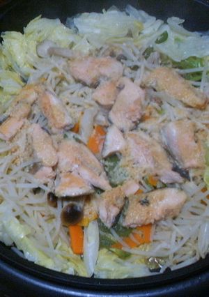 ﾎｯﾄﾌﾟﾚｰﾄで鮭のﾁｬﾝﾁｬﾝ焼き-レシピのメイン写真