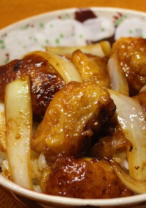 梅と甘辛だれが食欲誘う鶏照焼丼梅肉絡め-レシピのメイン写真