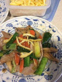 塩麹漬け豚トロ・舞茸・野菜炒め-レシピのメイン写真