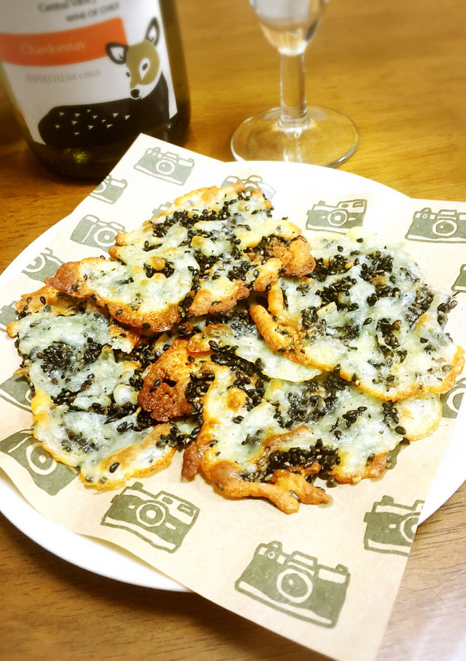 おつまみに☆チーズと胡麻のカリカリ焼き-レシピのメイン写真