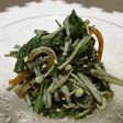 練り胡麻で美味☆法蓮草とえのきの和え物