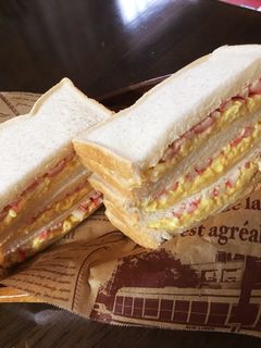 ふわふわ卵焼きとカニかま【サンドイッチ】-レシピのメイン写真