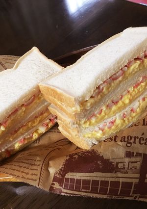 ふわふわ卵焼きとカニかま【サンドイッチ】-レシピのメイン写真