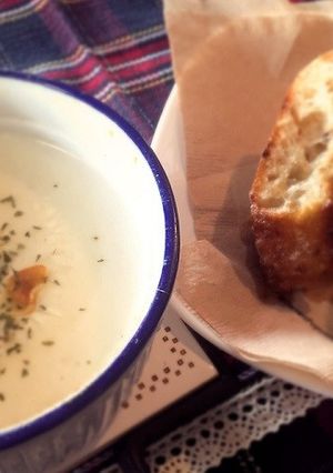 缶詰チャウダーとバケットで簡単ランチ-レシピのメイン写真