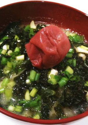 炒め野菜と豆腐の梅干し焼き海苔のせ味噌汁-レシピのメイン写真