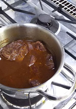 牛ミスジ肉ブルゴーニュ流の赤ワイン煮込み-レシピのメイン写真