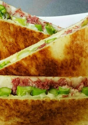 アスパラとコンビーフのホットサンド♪-レシピのメイン写真