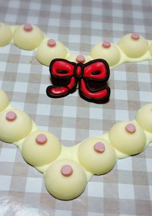 バレンタイン おっぱいリースチョコ♡-レシピのメイン写真