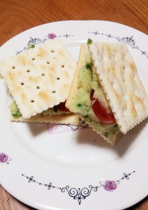 ハッシュポテトのクラッカーサンド-レシピのメイン写真