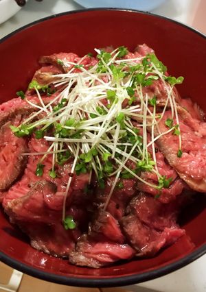 簡単！炊飯器でローストビーフ丼-レシピのメイン写真