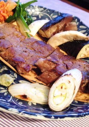 美味しい料理酒に漬けた牛肉の竹皮炭火焼-レシピのメイン写真