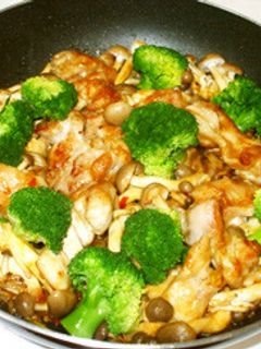 鶏もも肉とシメジの豆板醤炒め♪-レシピのメイン写真