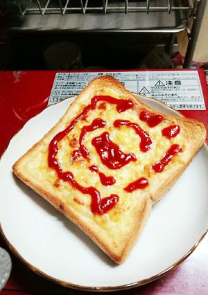 チーズとケチャップだけの簡単ピザ風パン-レシピのメイン写真