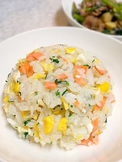 春香る☆鮭とせりのチャーハン-レシピのメイン写真