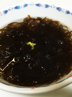 材料2つで、もずくスープ-レシピのメイン写真