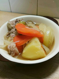 簡単☆豚切り落とし肉で肉じゃが-レシピのメイン写真