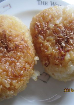 簡単 焼きしょうゆおにぎり -レシピのメイン写真