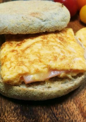 ふんわり♡ハムとチーズのオムレツ♪-レシピのメイン写真